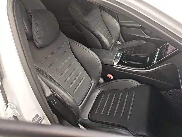 Mercedes-Benz C-Class — Фото автомобиля 24