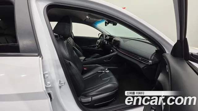 Hyundai Avante CN7 — Фото автомобиля 10