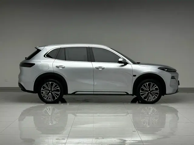 Geely Galaxy Starship 7 EM-i — Фото автомобиля 9