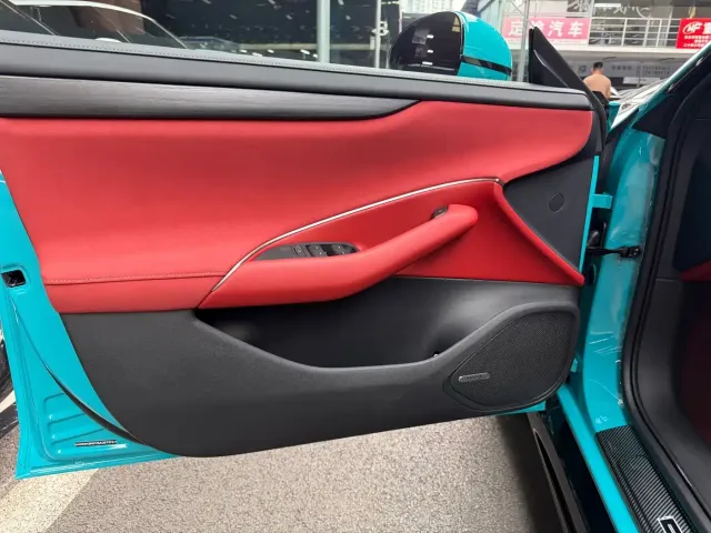 Xiaomi SU7 — Фото автомобиля 12