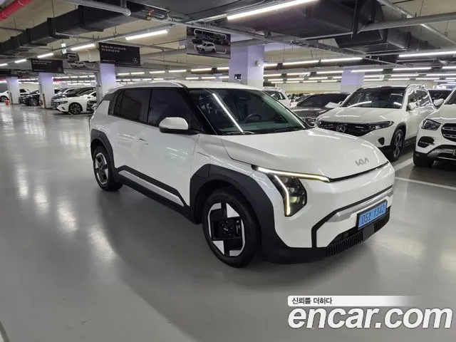 Kia EV3 — Фото автомобиля 2