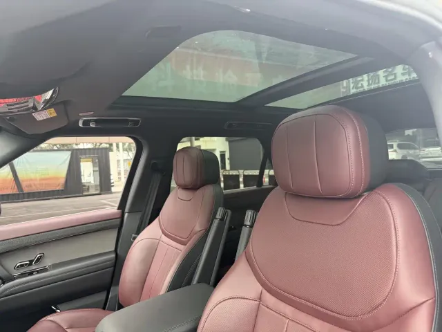 Land Rover Range Rover Sport — Фото автомобиля 7