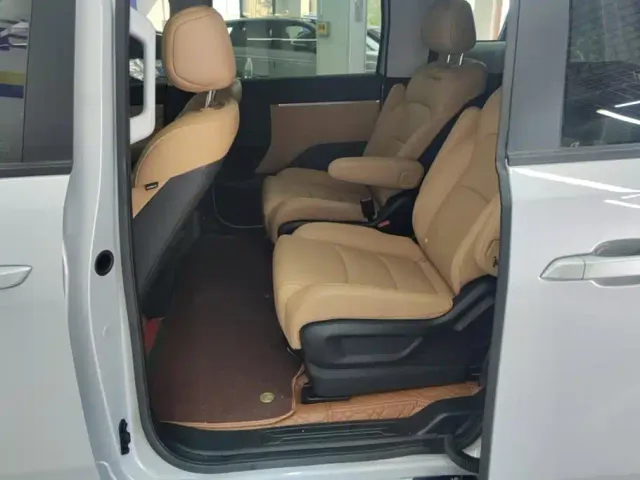 Wuling Starlight 730 — Фото автомобиля 11