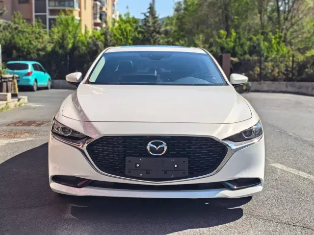 Mazda Axela — Фото автомобиля 2