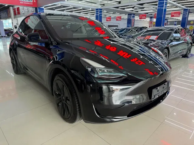 Фотография автомобиля — Tesla Model Y