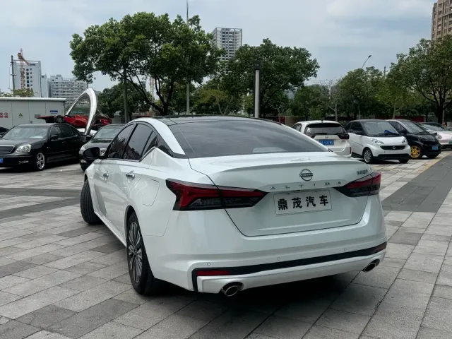 Nissan Teana — Фото автомобиля 6