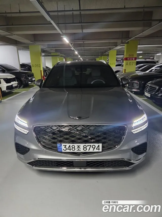 Genesis GV70 — Фото автомобиля 3
