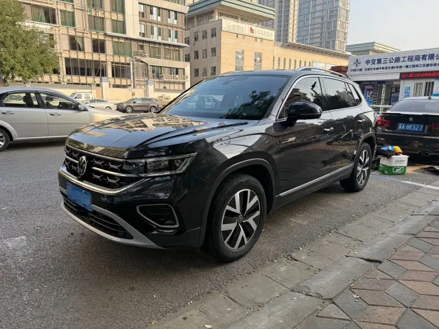 Фотография автомобиля — Volkswagen Tayron