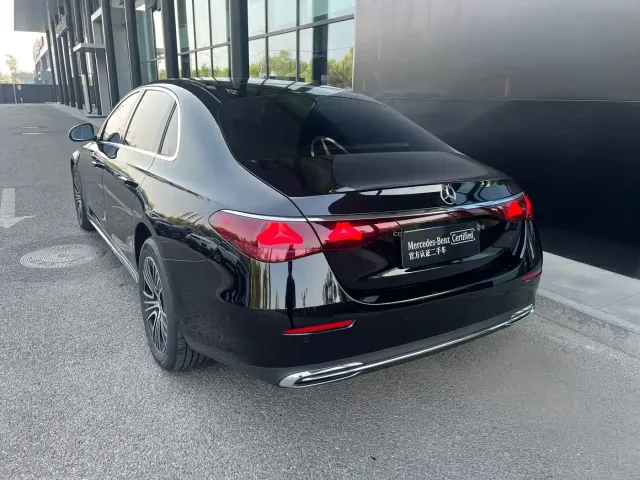 Mercedes-Benz E-Class — Фото автомобиля 6