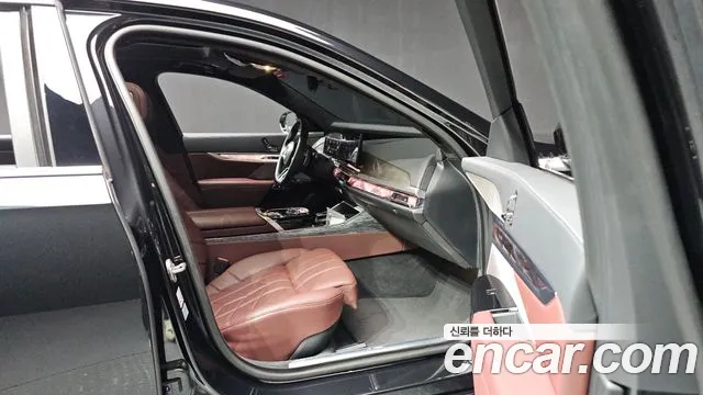BMW 7 Series G70 — Фото автомобиля 18
