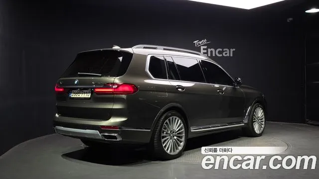BMW X7 — Фото автомобиля 2