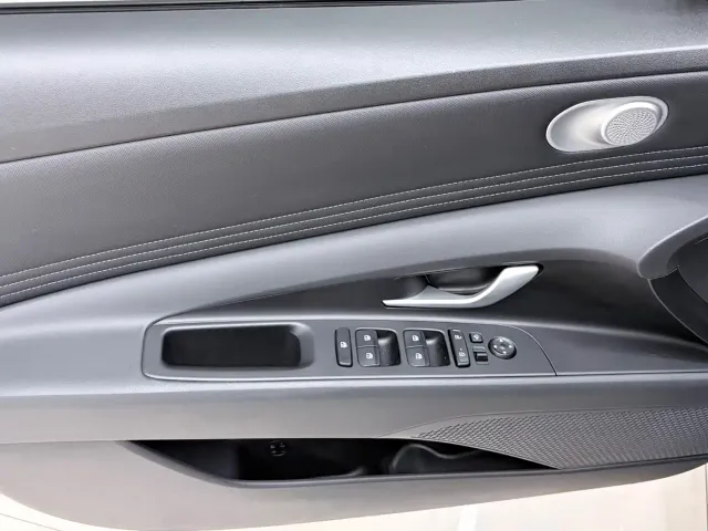 Hyundai Elantra — Фото автомобиля 7