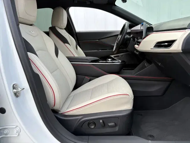 Cadillac GT4 — Фото автомобиля 16