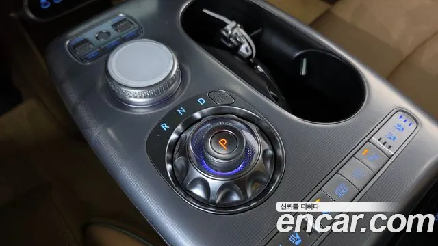 Genesis GV60 — Фото автомобиля 12