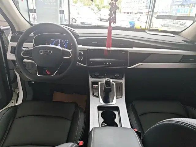 Geely Boyue — Фото автомобиля 9