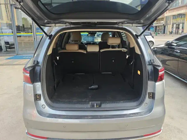 BYD Song MAX — Фото автомобиля 4