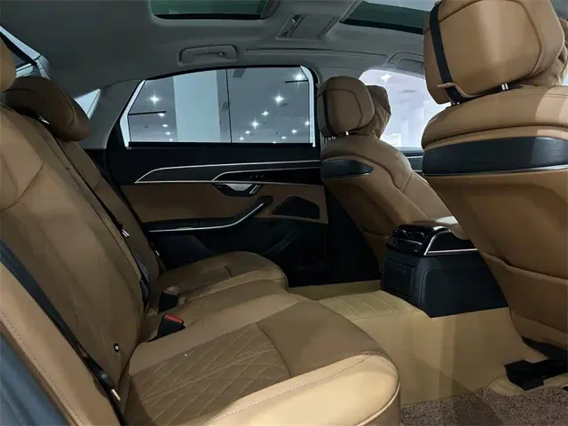 Audi A8 — Фото автомобиля 7