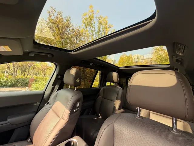 Li Auto L8 — Фото автомобиля 19