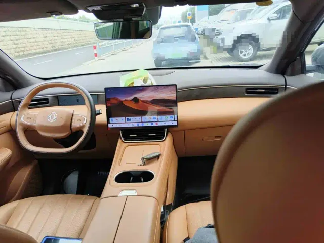 Dongfeng Aeolus L8 — Фото автомобиля 12