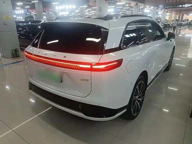 Xpeng G9 — Фото автомобиля 6