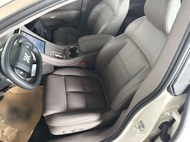 IM Motors L6 — Фото автомобиля 14