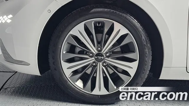 Kia K8 Hybrid — Фото автомобиля 5