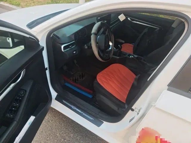 Geely Emgrand — Фото автомобиля 13