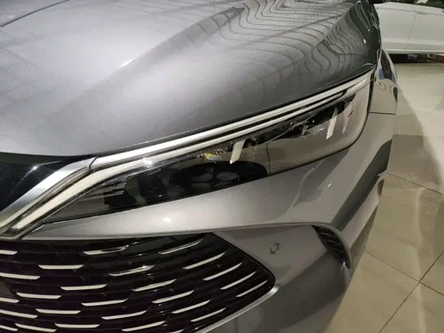 BYD Qin L — Фото автомобиля 23