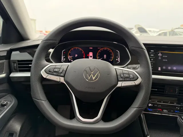 Volkswagen Passat — Фото автомобиля 10
