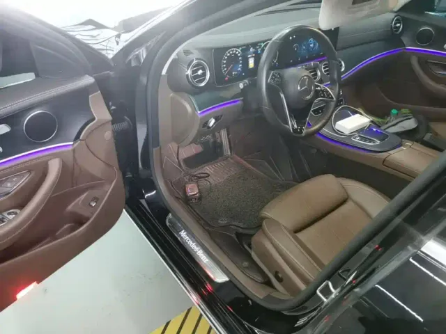 Mercedes-Benz E-Class — Фото автомобиля 15