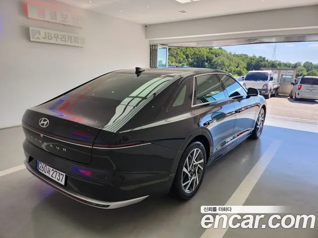 Hyundai Grandeur GN7 — Фото автомобиля 2