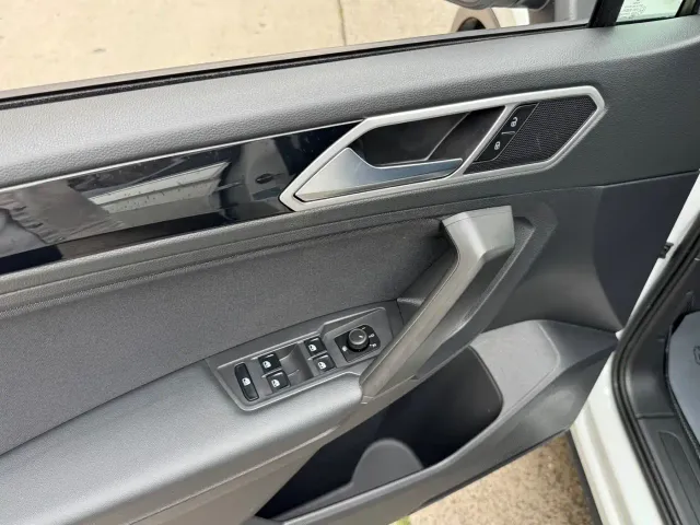 Volkswagen Tiguan L — Фото автомобиля 5