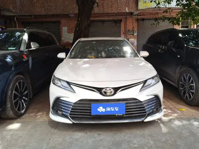 Toyota Camry — Фото автомобиля 2