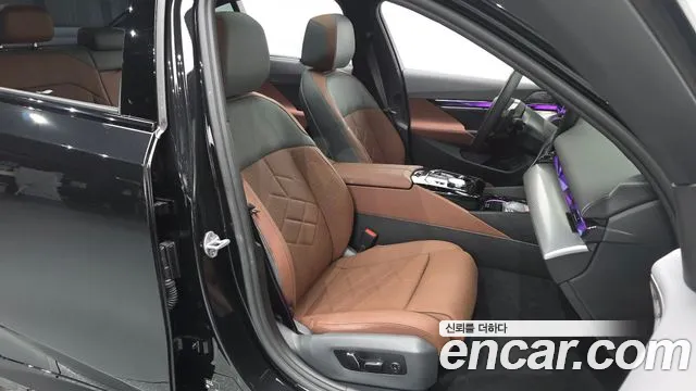 BMW 5 Series G60 — Фото автомобиля 26