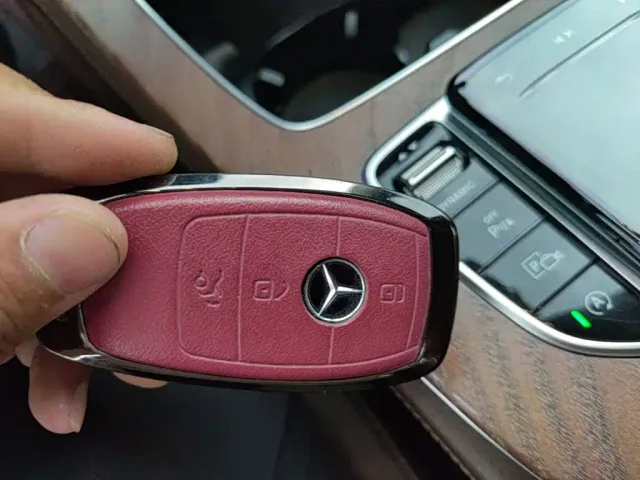 Mercedes-Benz E-Class — Фото автомобиля 8