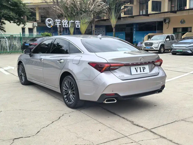 Toyota Avalon — Фото автомобиля 5