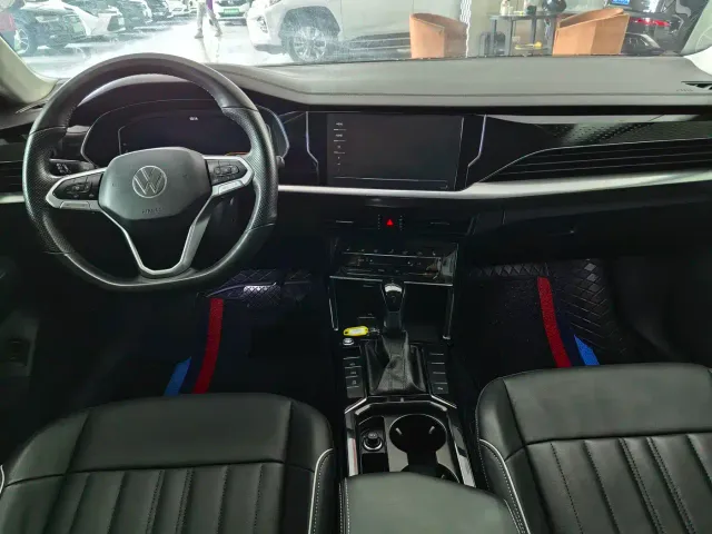 Volkswagen Passat — Фото автомобиля 4