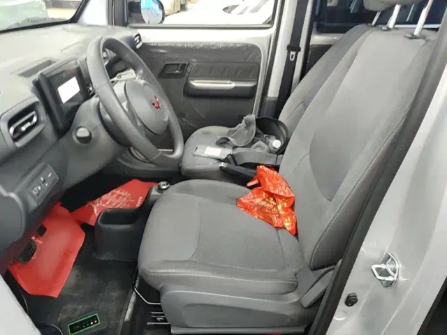 Wuling Motors Wuling Zhiguang NEV 2025 Standard Version — Фото автомобиля 14