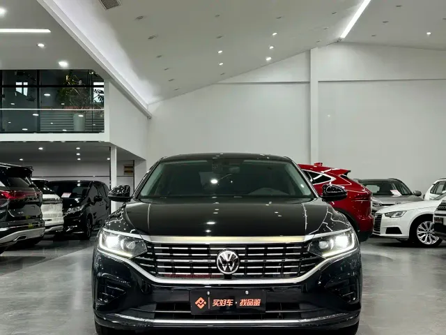 Volkswagen Passat — Фото автомобиля 4