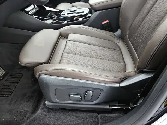 BMW iX3 — Фото автомобиля 20