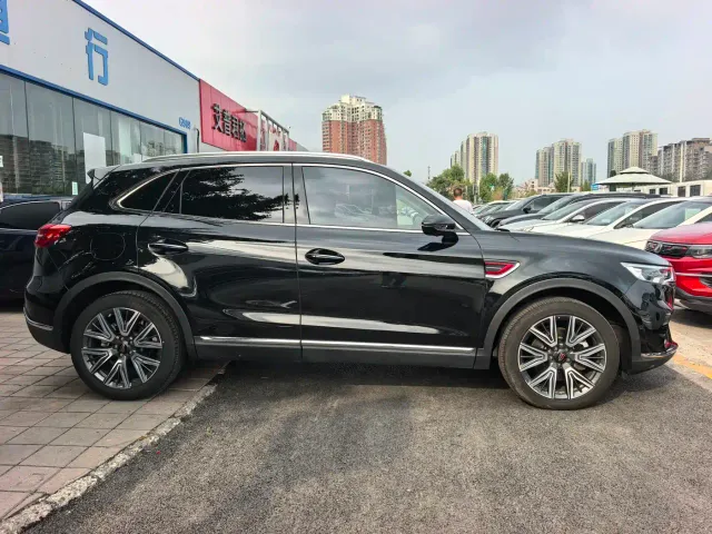 Hongqi HS5 — Фото автомобиля 19