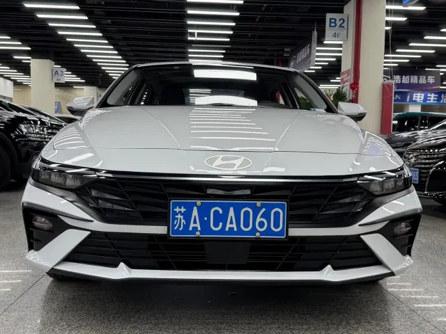 Hyundai Elantra — Фото автомобиля 2