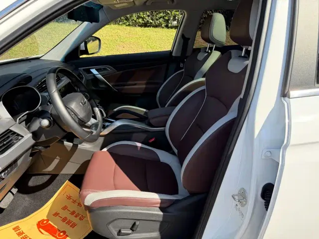 Geely Boyue — Фото автомобиля 8
