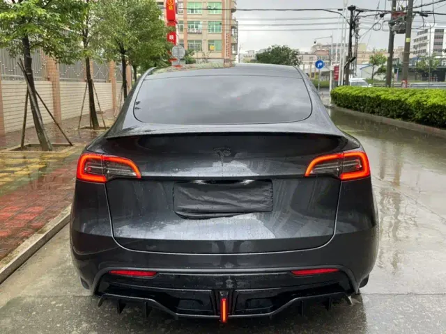 Tesla Model Y — Фото автомобиля 5