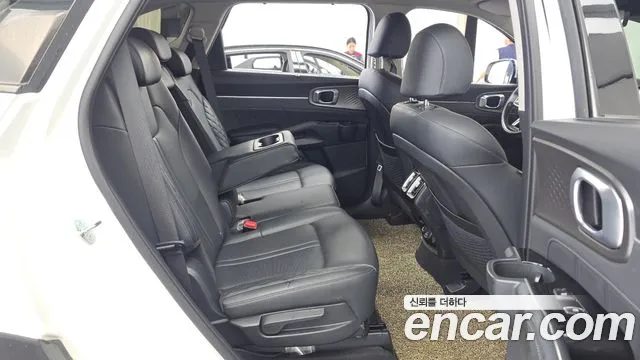 Kia Sorento Sorento 4-е поколение Бензин 2.5T 2WD — Фото автомобиля 12