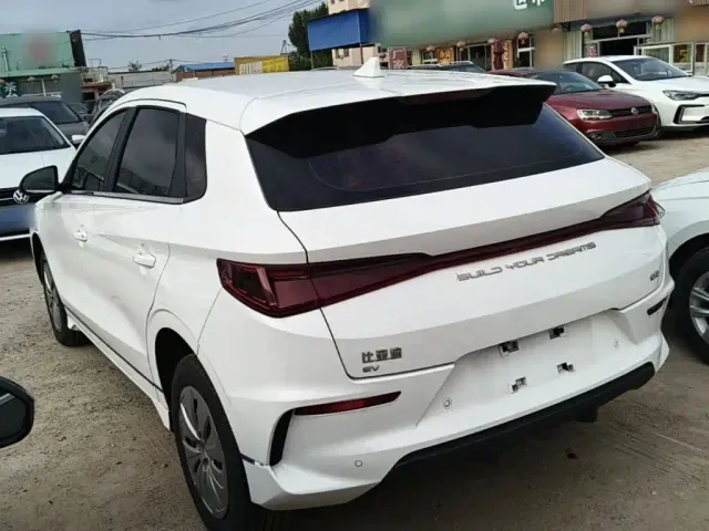 BYD e2 — Фото автомобиля 4