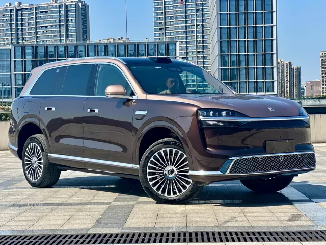 Aito M9 — Фото автомобиля 3