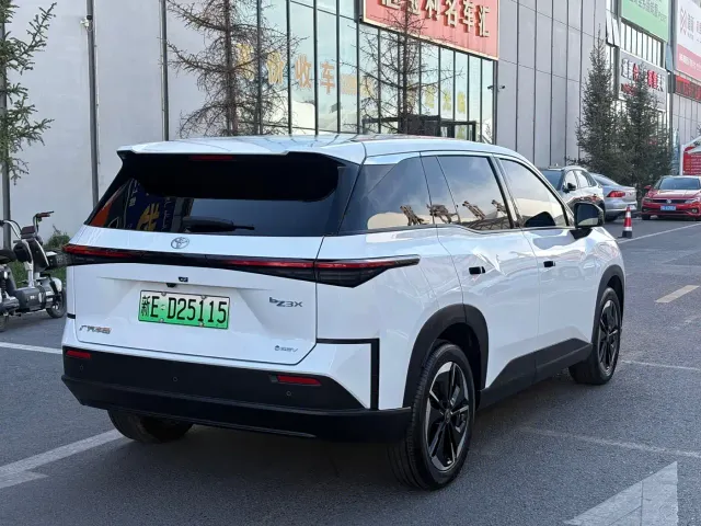 Toyota BoZhi 3X — Фото автомобиля 5