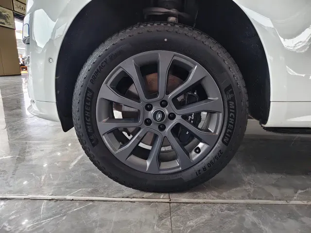 Land Rover Range Rover Sport — Фото автомобиля 4