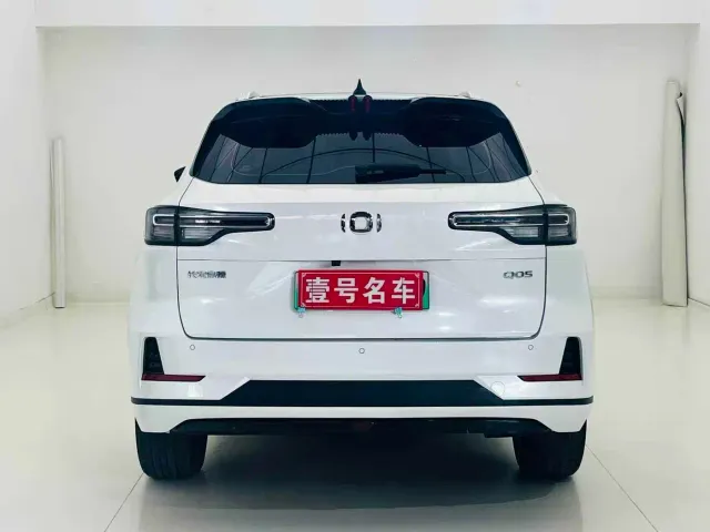 Changan Qiyuan Q05 — Фото автомобиля 5